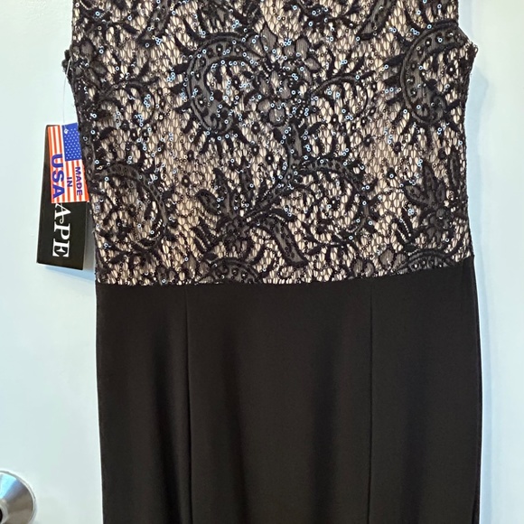 Brand New Dress with lace detail. - Picture 4 of 11
